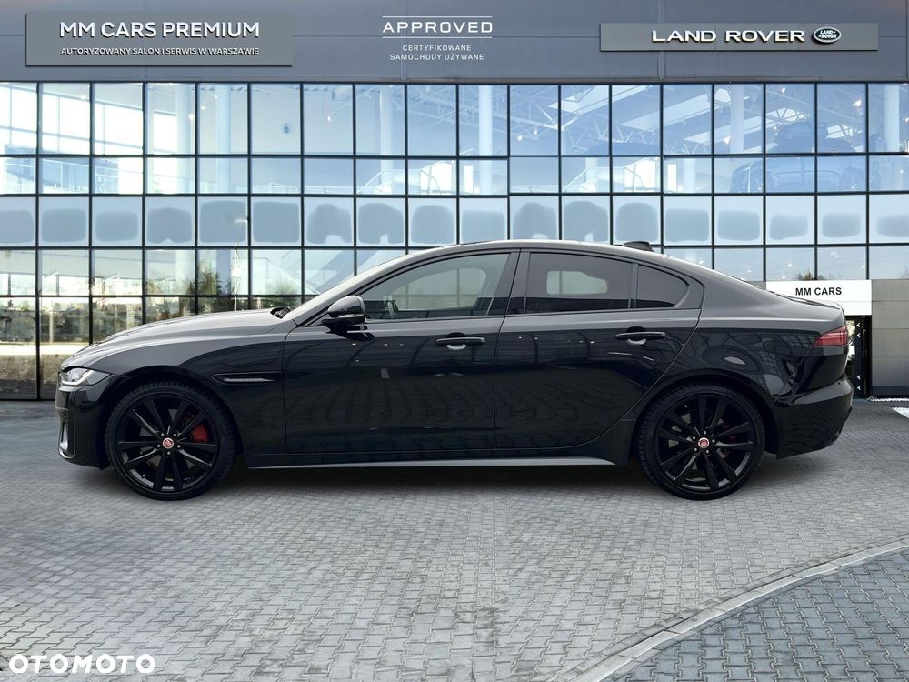 Jaguar XE - 3
