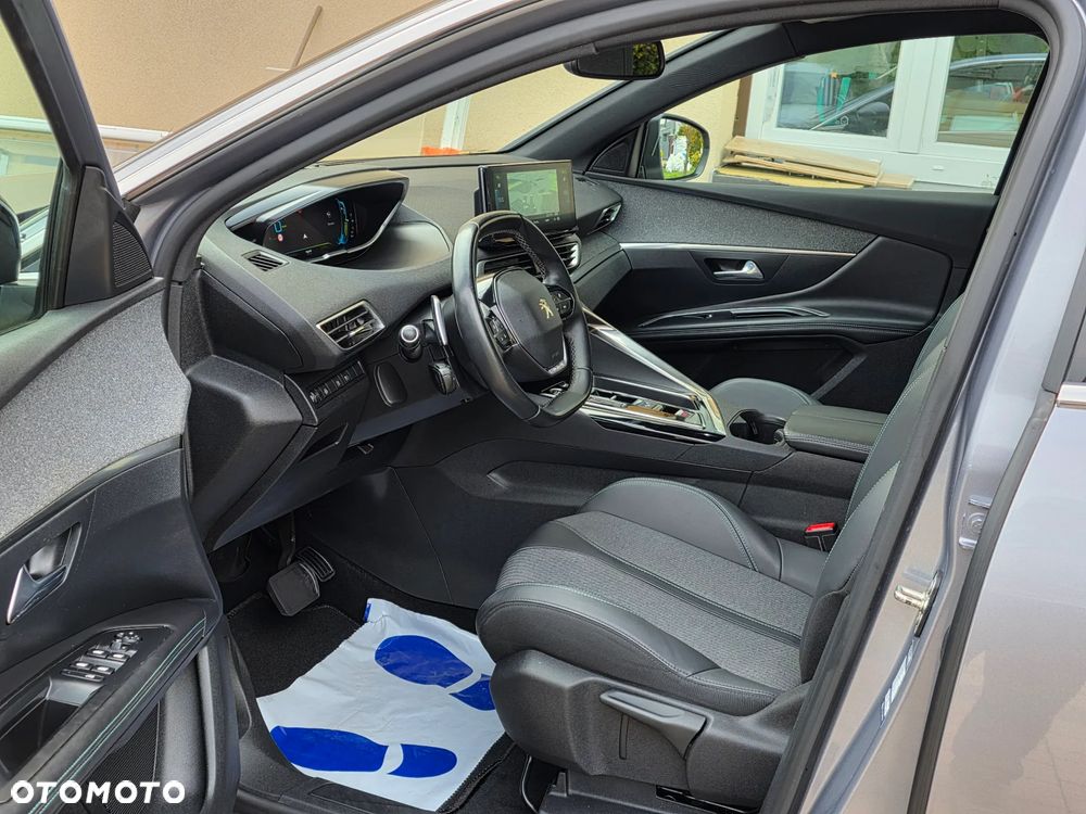Peugeot 3008 1.6 PureTech Hybrid4 PHEV Allure S&S EAT8 - 18