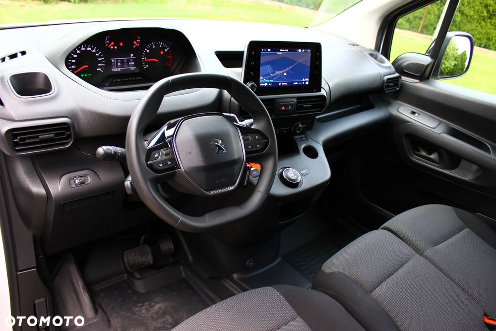 Peugeot PARTNER 1.5HDI 130KM AUTOMAT 8 BIEGÓW LONG DŁUGI 3 OSOBOWY PERFEKT AUTO NAVIGACJA KAMERY,ASYSTENTY,VF23% - 26