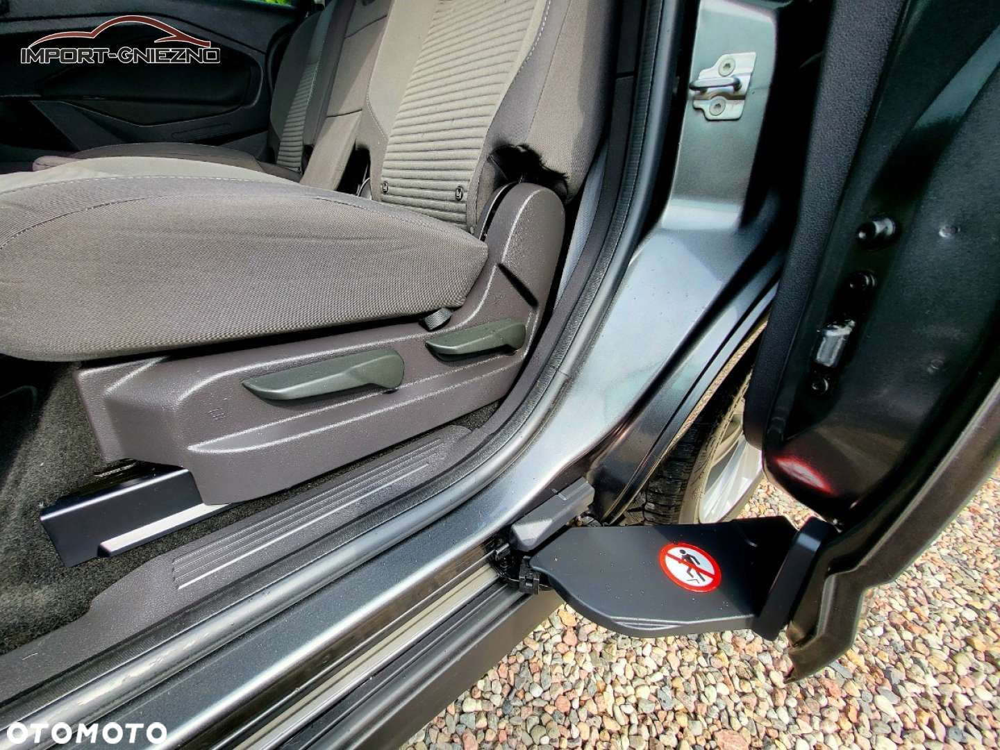Ford Grand C-MAX - 13