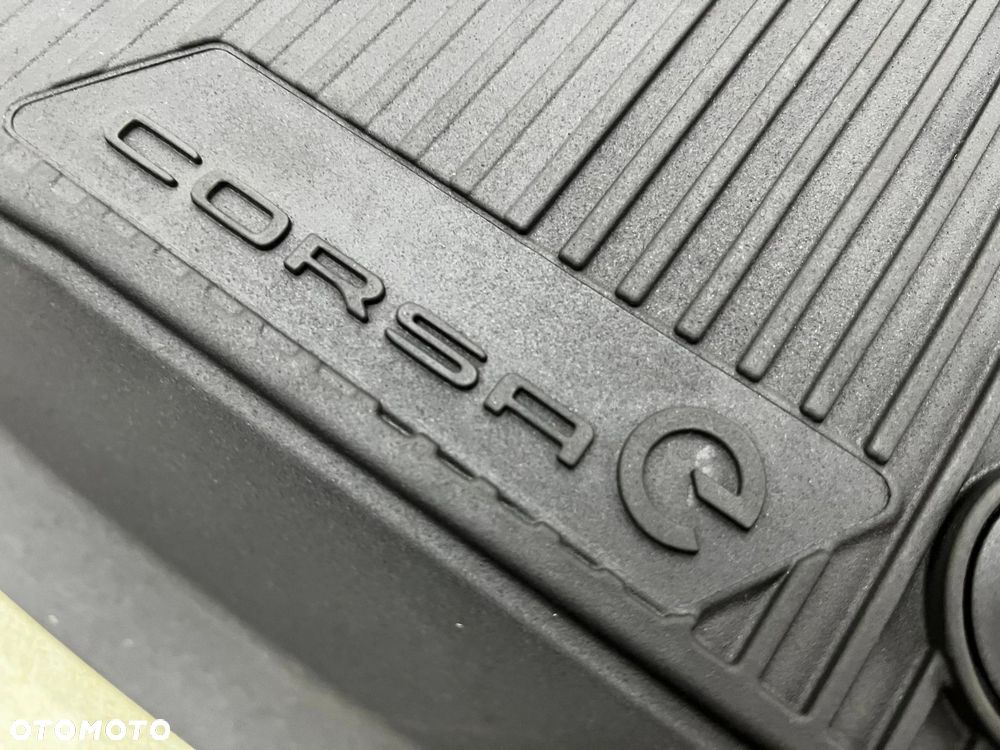Dywaniki gumowe Opel Corsa F Corsa-e 19r.- komplet NOWYCH Oryginalnych dywaników gumowych wycieraczk - 5