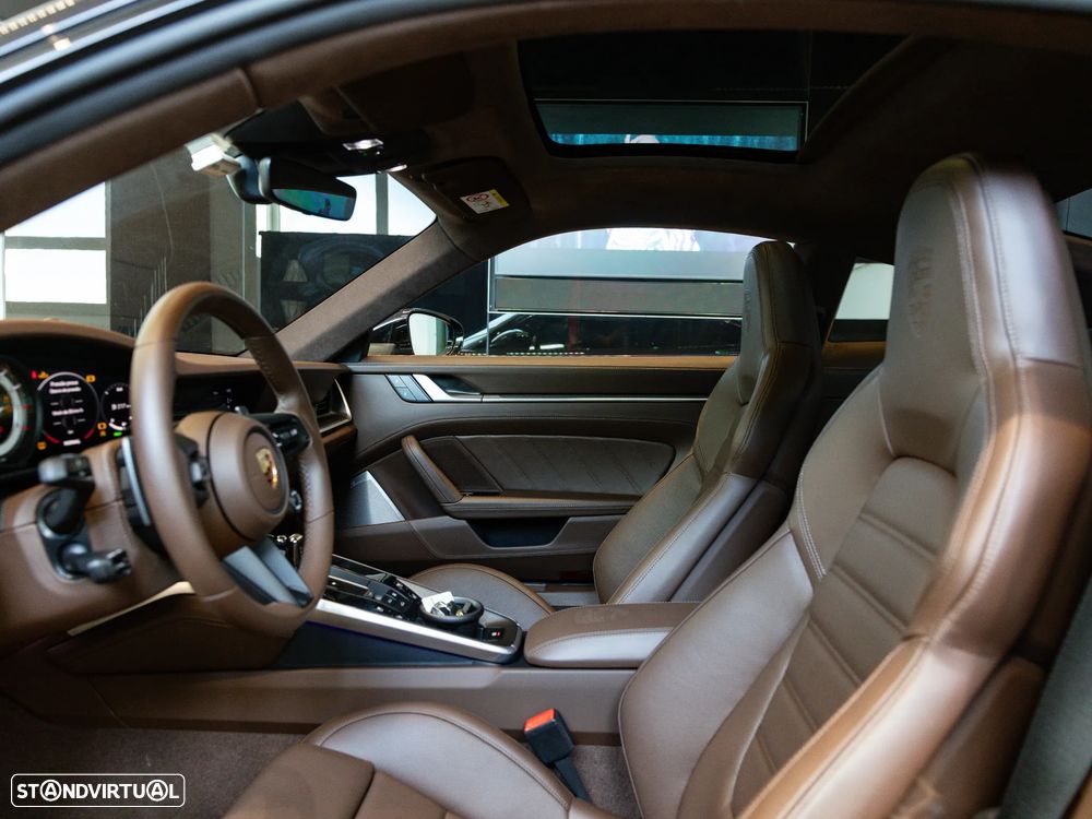 Porsche 911 (992) Turbo S PDK - 29
