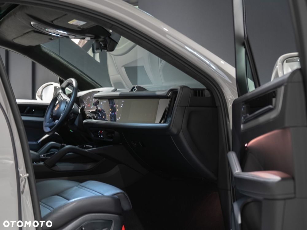 Porsche Cayenne S E-Hybrid PHEV - 24