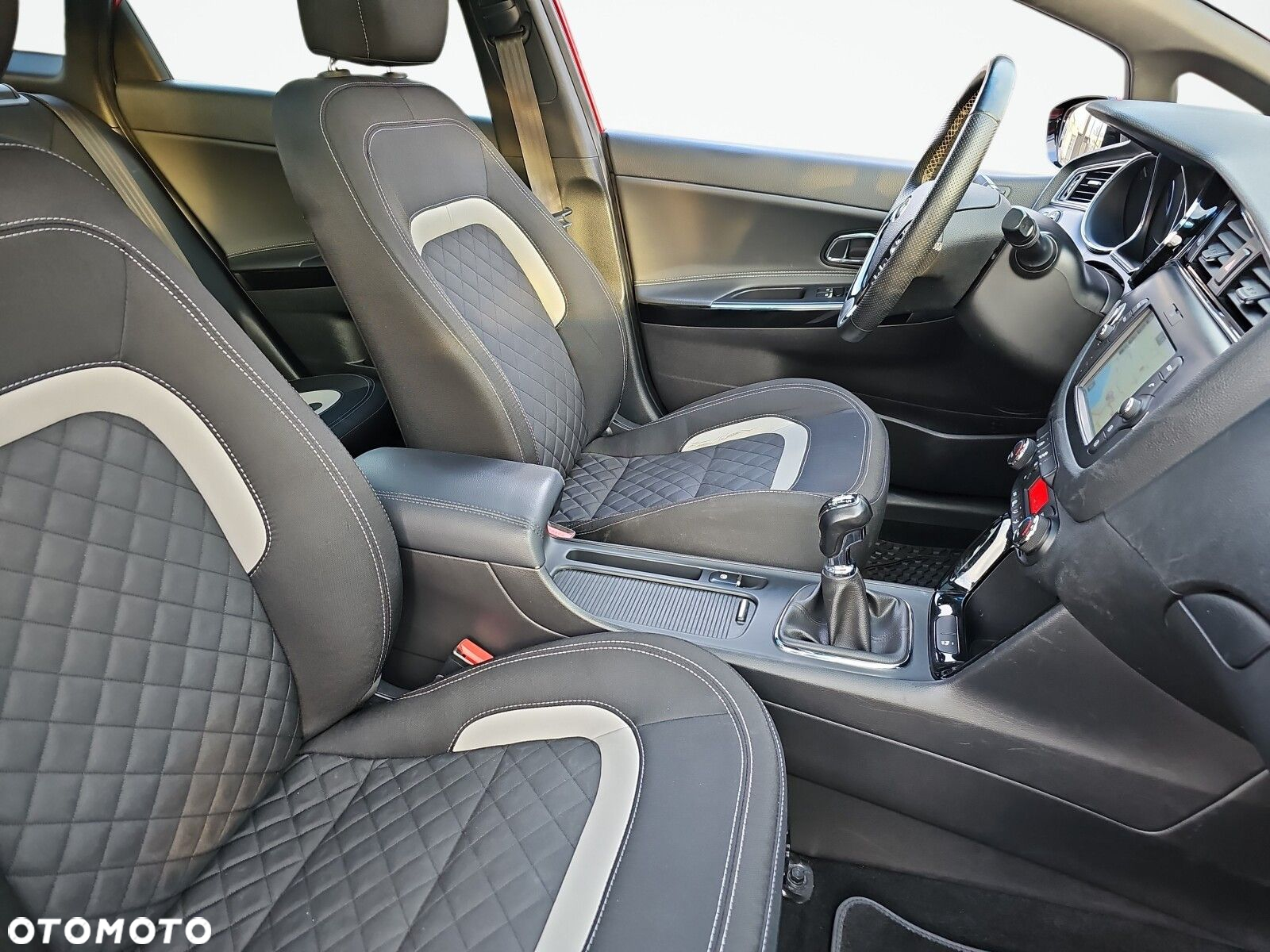 Kia Ceed - 14