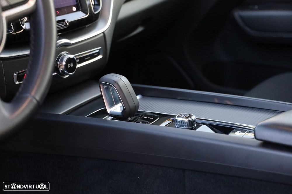 Volvo XC 60 2.0 T6 PHEV Inscription Expression AWD - 17