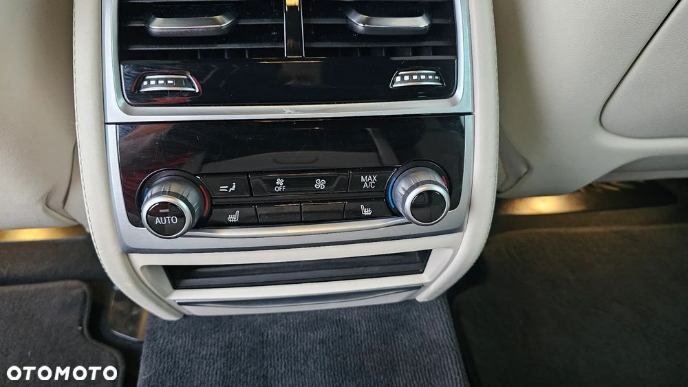 BMW Seria 7 730d xDrive mHEV sport - 14