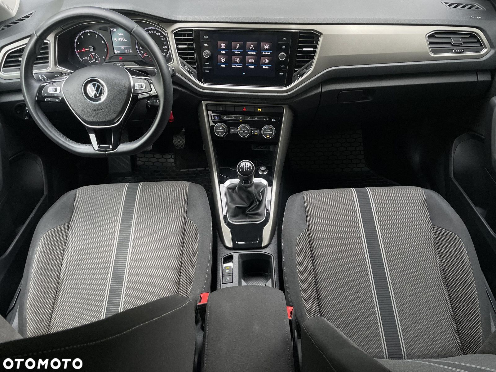Volkswagen T-Roc - 13