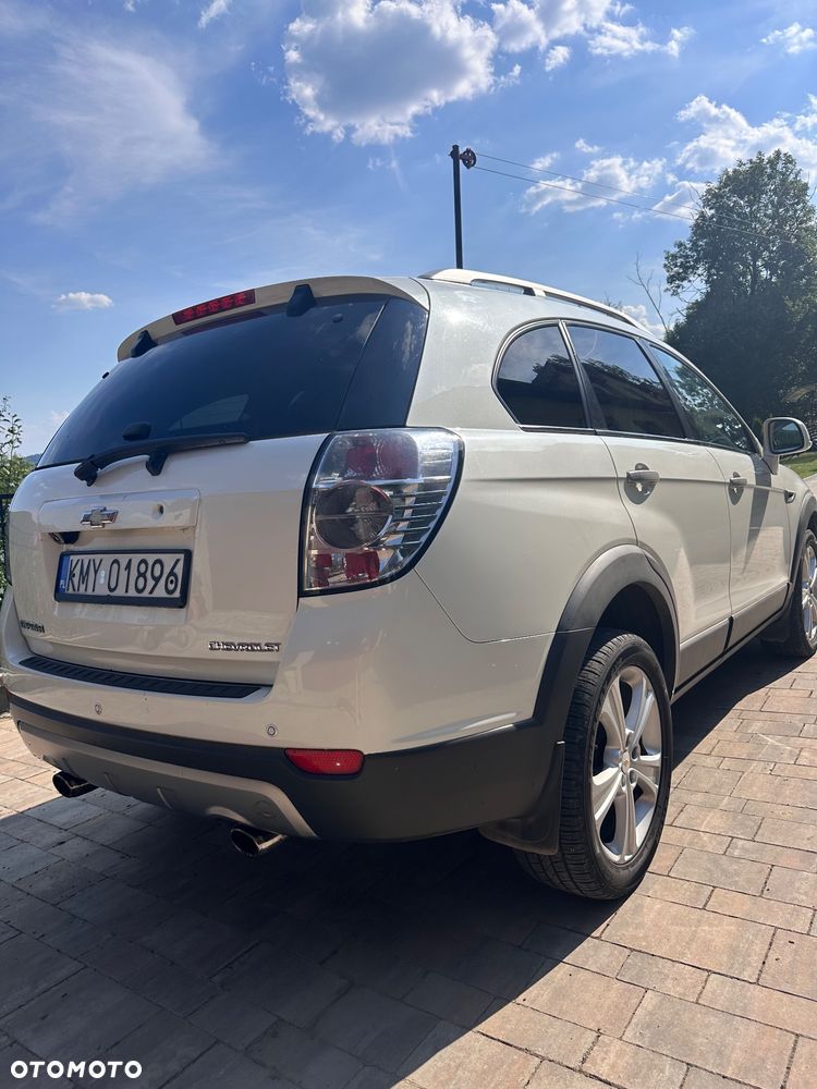 Chevrolet Captiva 2.2 D LTZ - 16
