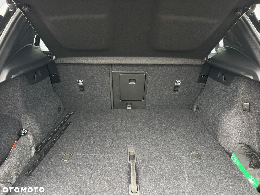 Volvo XC 40 B3 Ultra Dark - 18