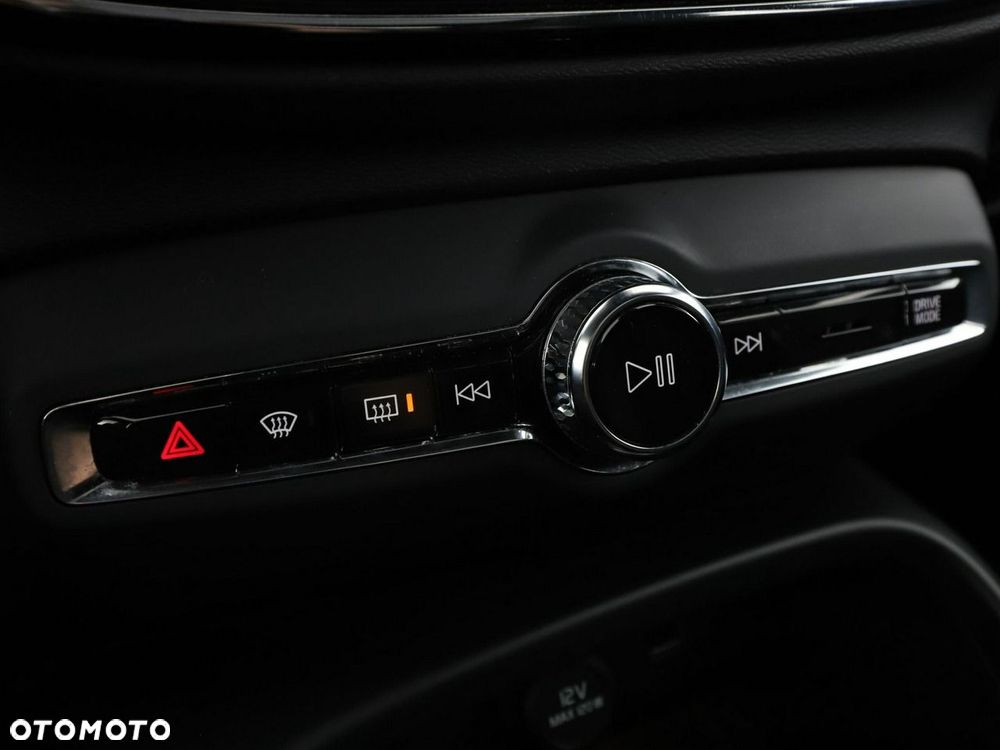 Volvo XC 40 T5 AWD R-Design - 29