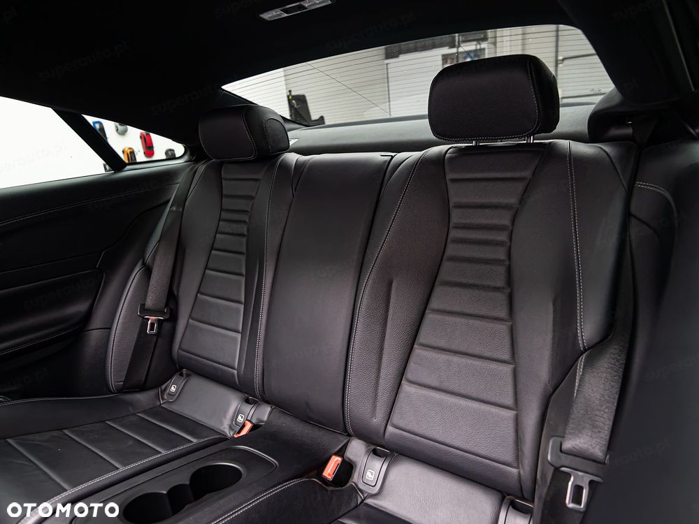 Mercedes-Benz Klasa E - 23