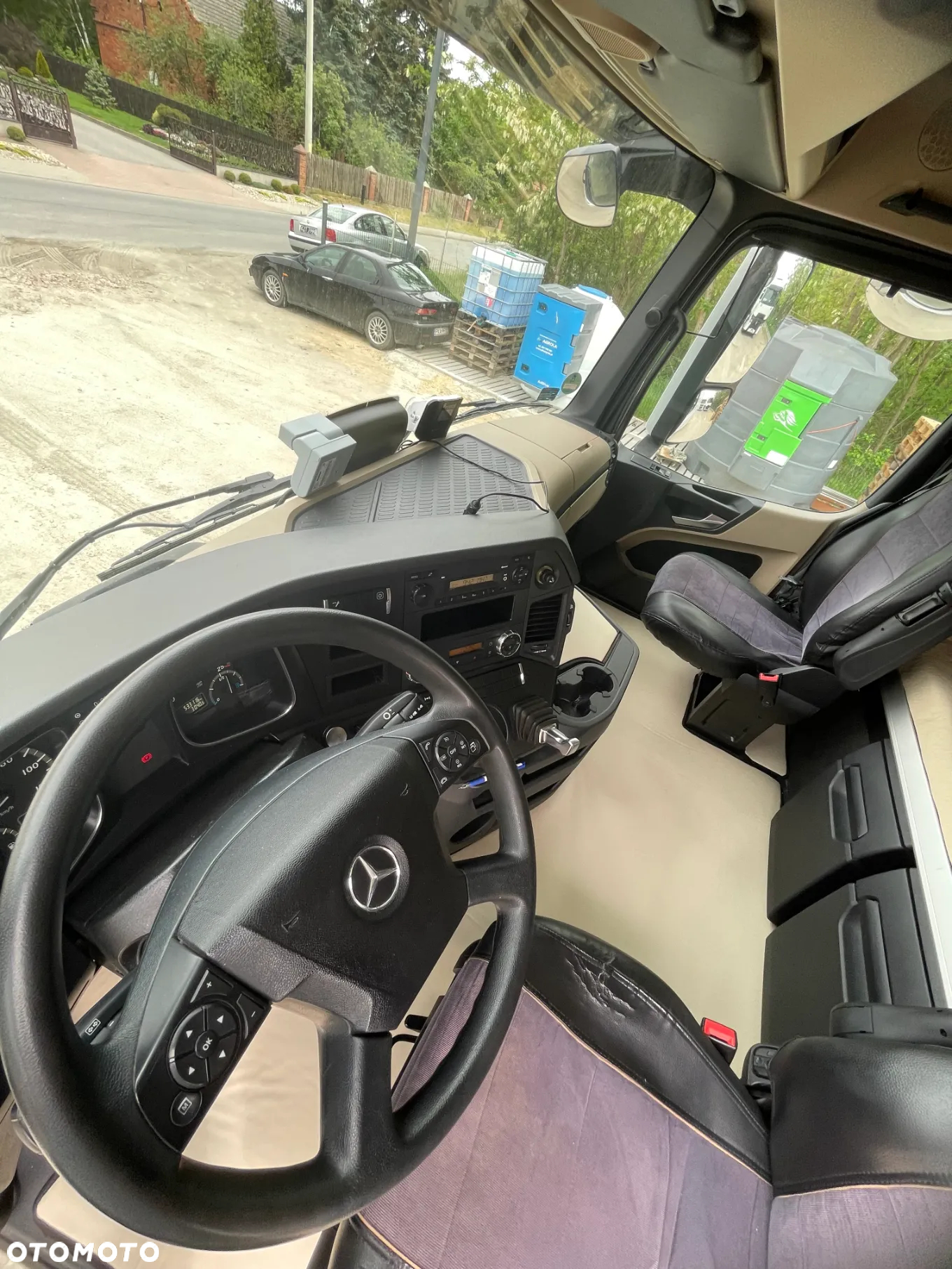 Mercedes-Benz Actros - 3