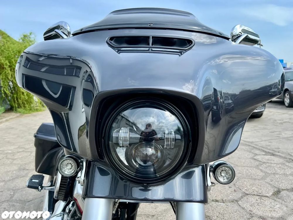 Harley-Davidson CVO Street Glide - 13