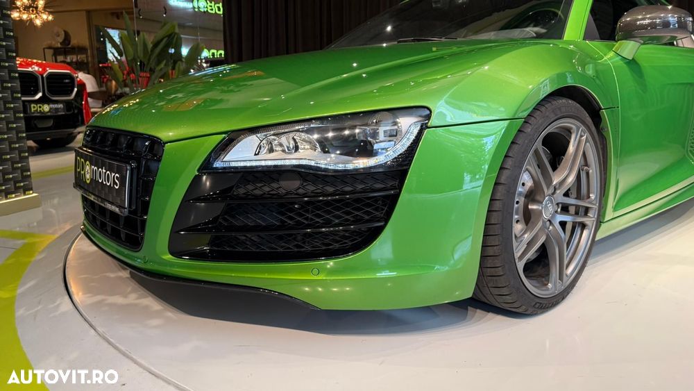 Audi R8 5.2 FSI Quattro R-Tronic - 12