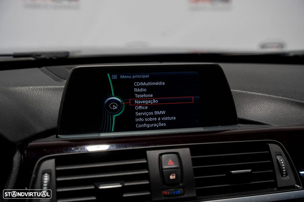 BMW 320 d Pack M - 27