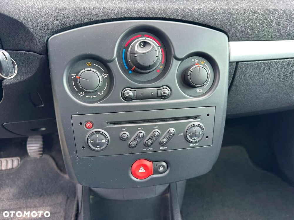 Renault Clio - 22