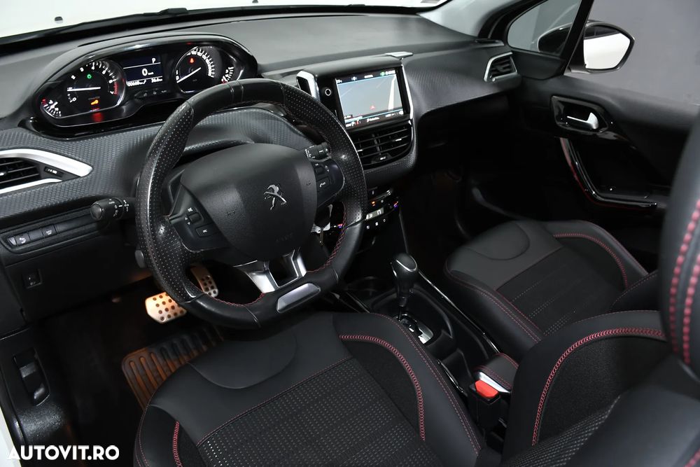 Peugeot 2008 PureTech 110 Stop&Start EAT6 GT-Line Edition - 13