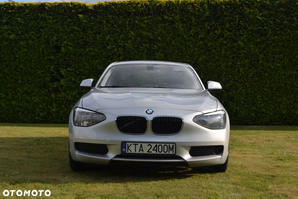 BMW Seria 1 114i - 4
