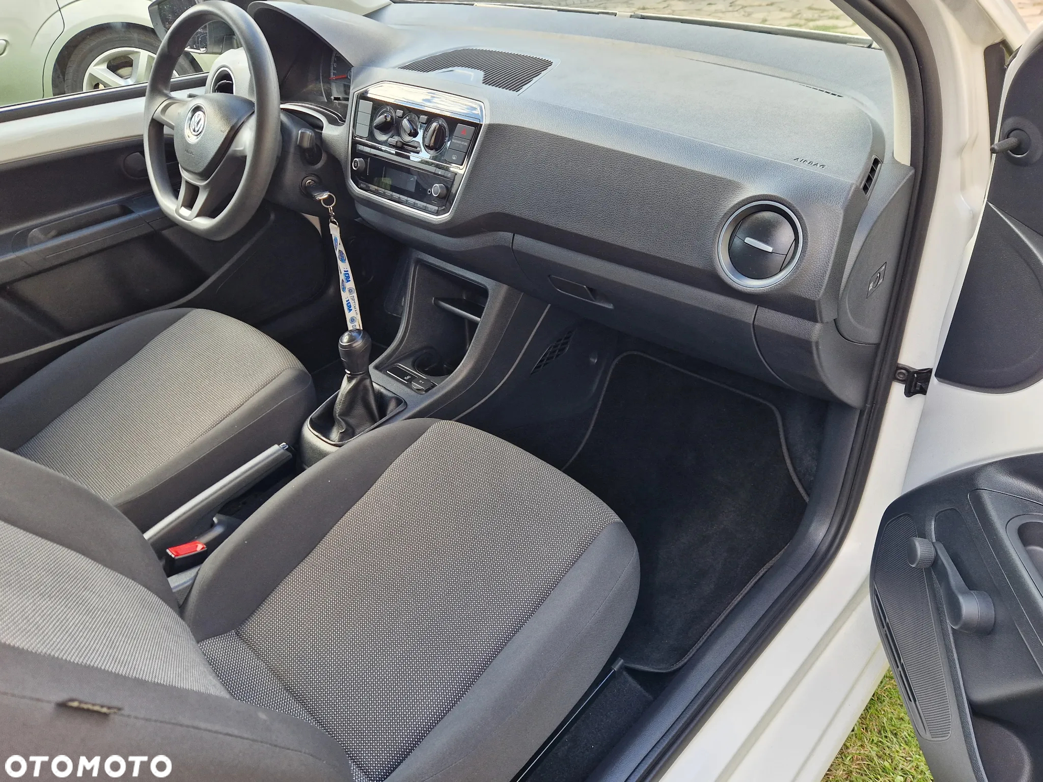 Volkswagen up! 1.0 move - 17