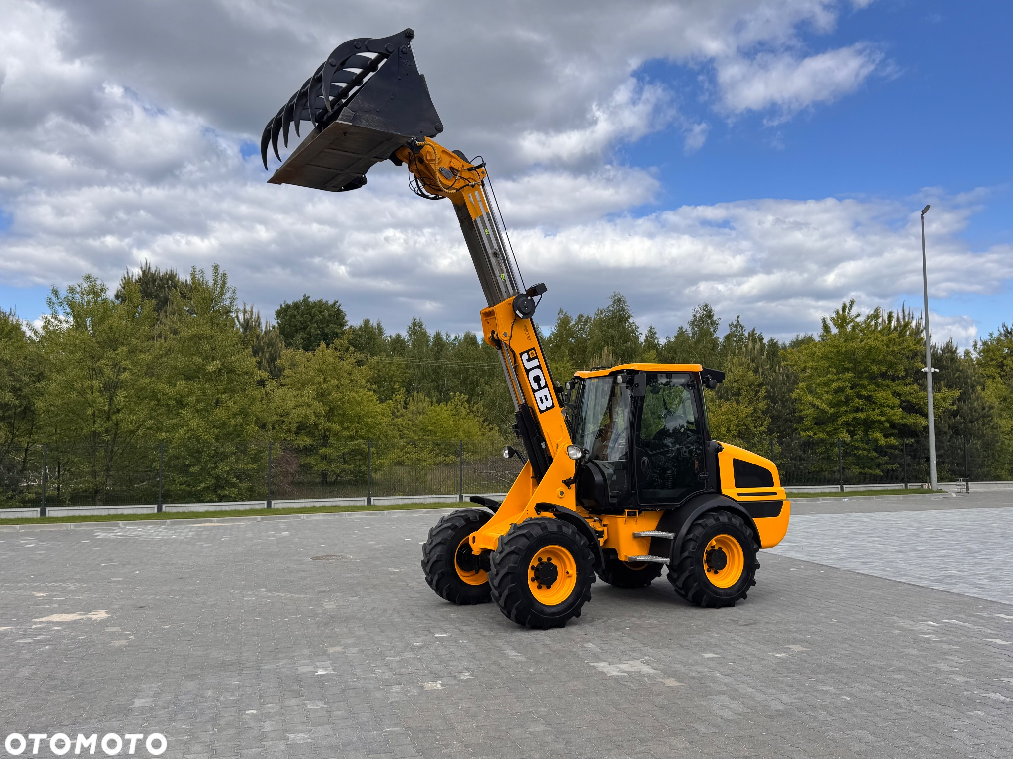 JCB TM 220 |przegubowo-teleskopowa | 2019r| 2 łyżki | krokodyl | szybka jazda 40km | - 3