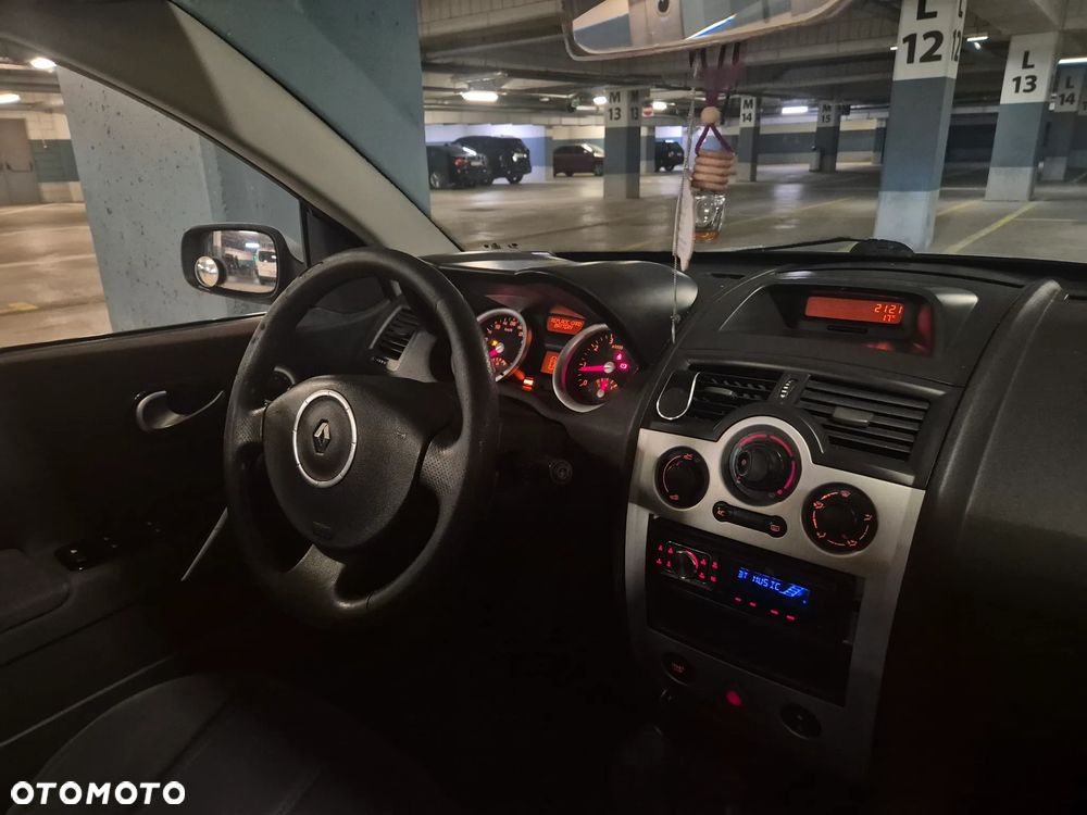 Renault Megane 1.6 Authenique - 12