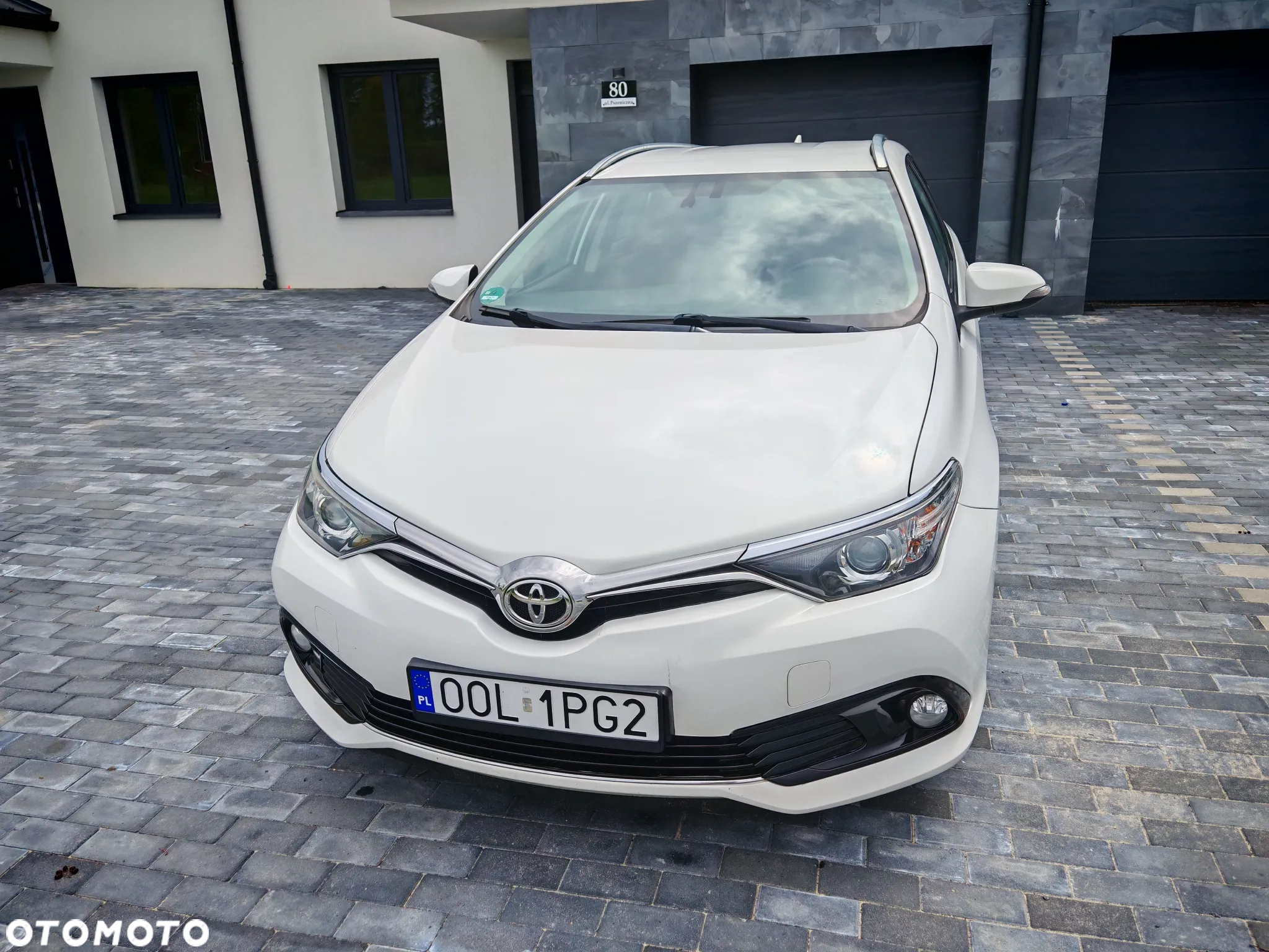 Toyota Auris 1.6 D-4D Premium - 2