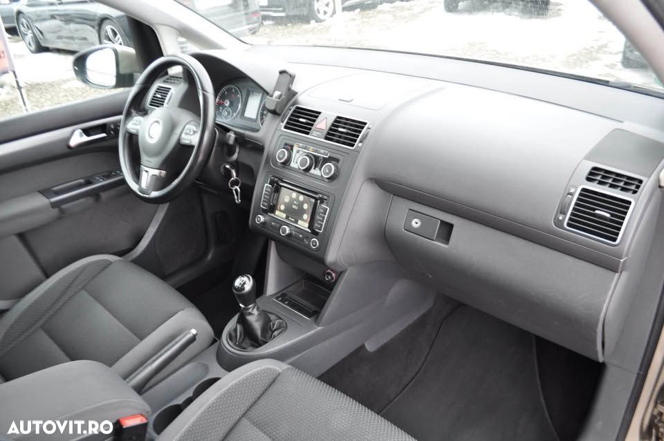 Volkswagen Touran 2.0 TDI BlueMotion Technology Highline - 8
