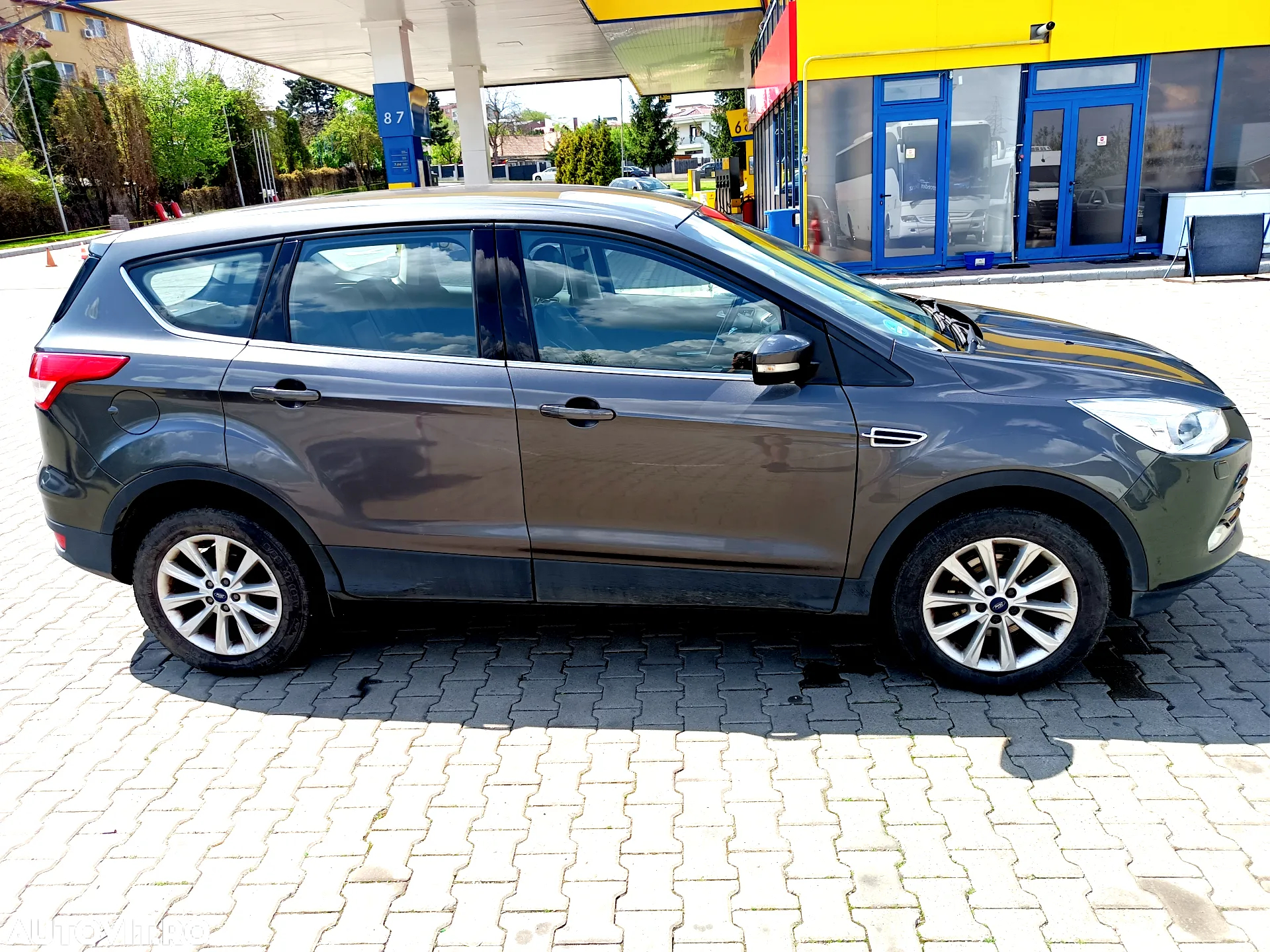 Ford Kuga 2.0 TDCi 2WD Titanium - 4