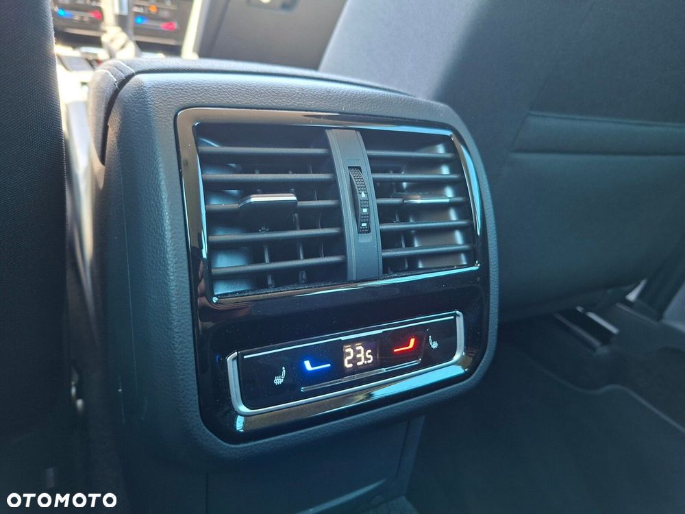 Volkswagen Passat - 15