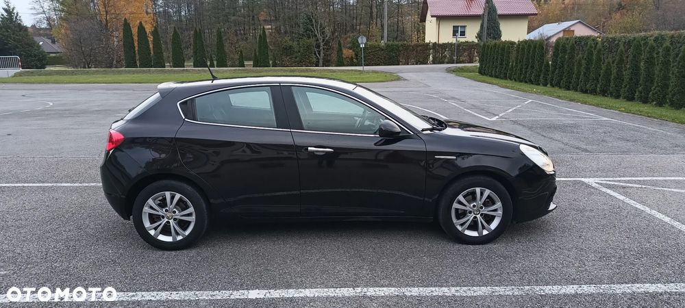 Alfa Romeo Giulietta ver-1-6-jtdm - 8