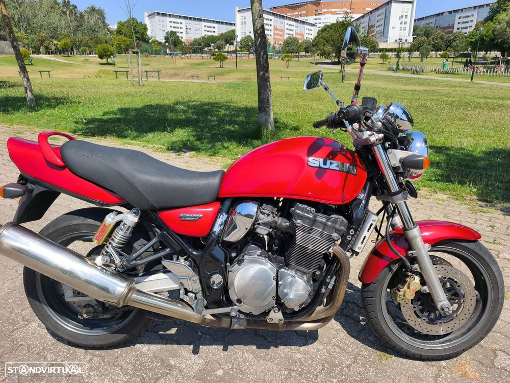 Suzuki GSX 1200 - 10