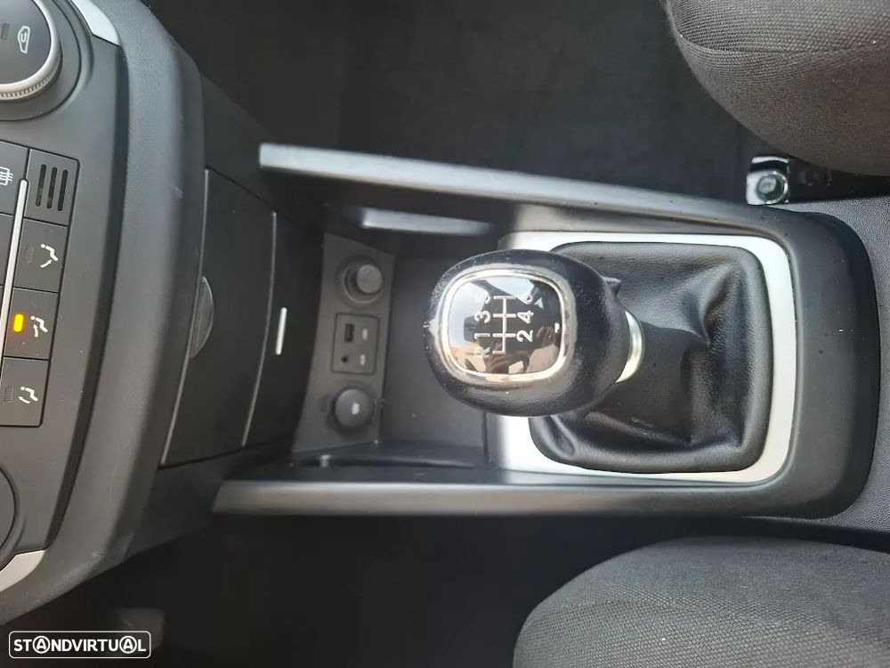 Kia Ceed 1.6 CRDi EX Eco - 14