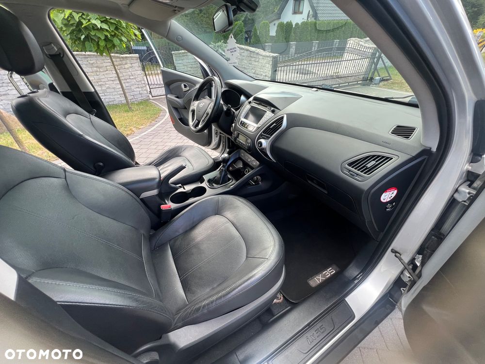 Hyundai ix35 2.0 CRDi 4WD Fifa World Cup Gold Edition - 21