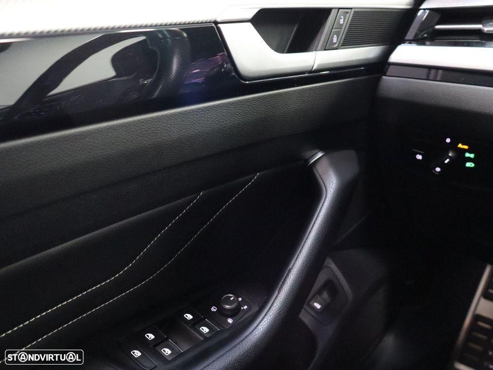 VW Arteon Shooting Brake 2.0 TDI Elegance DSG - 20