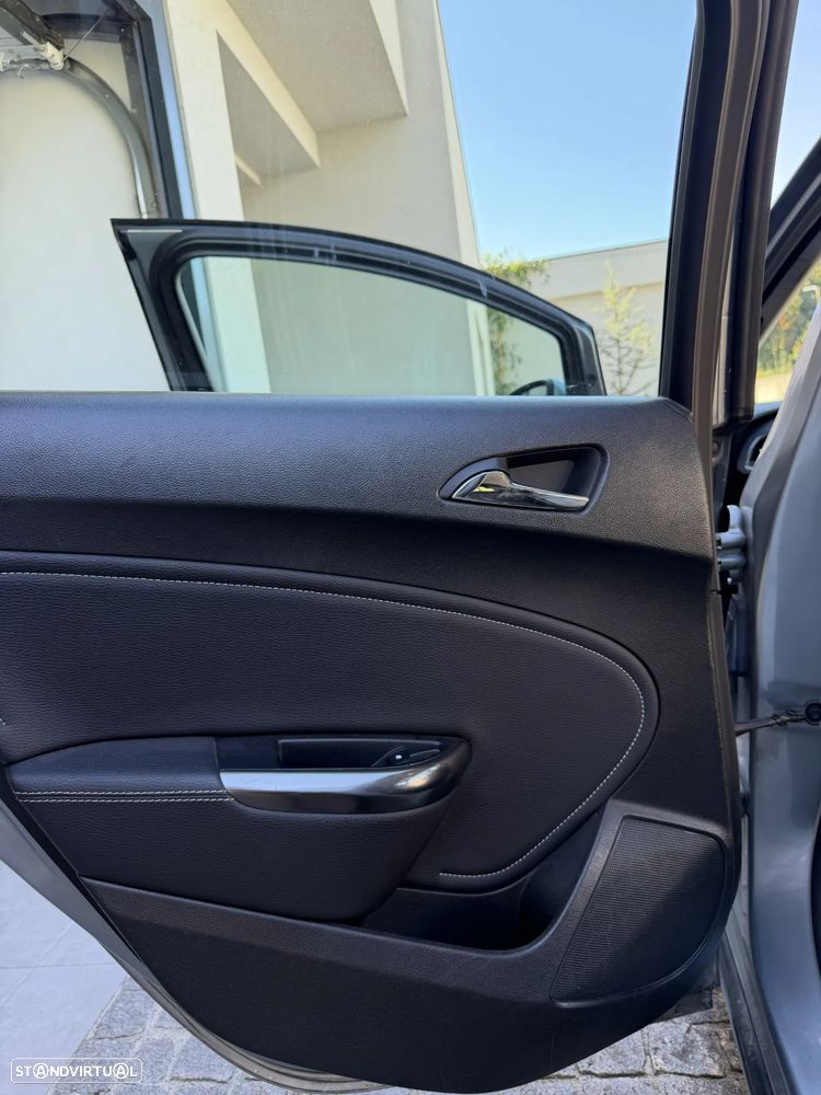 Opel Astra Sports Tourer - 21