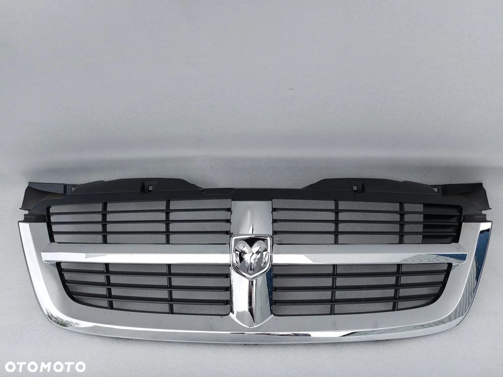 Grill atrapa Mercedes Dodge Sprinter W906 - 2