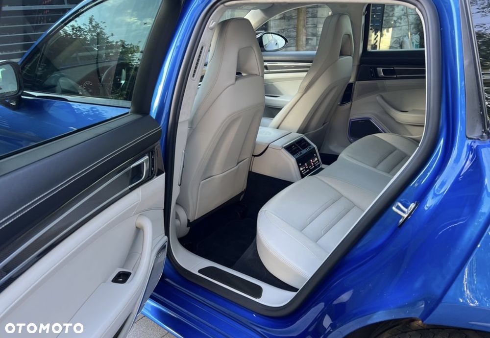 Porsche Panamera 4 - 17