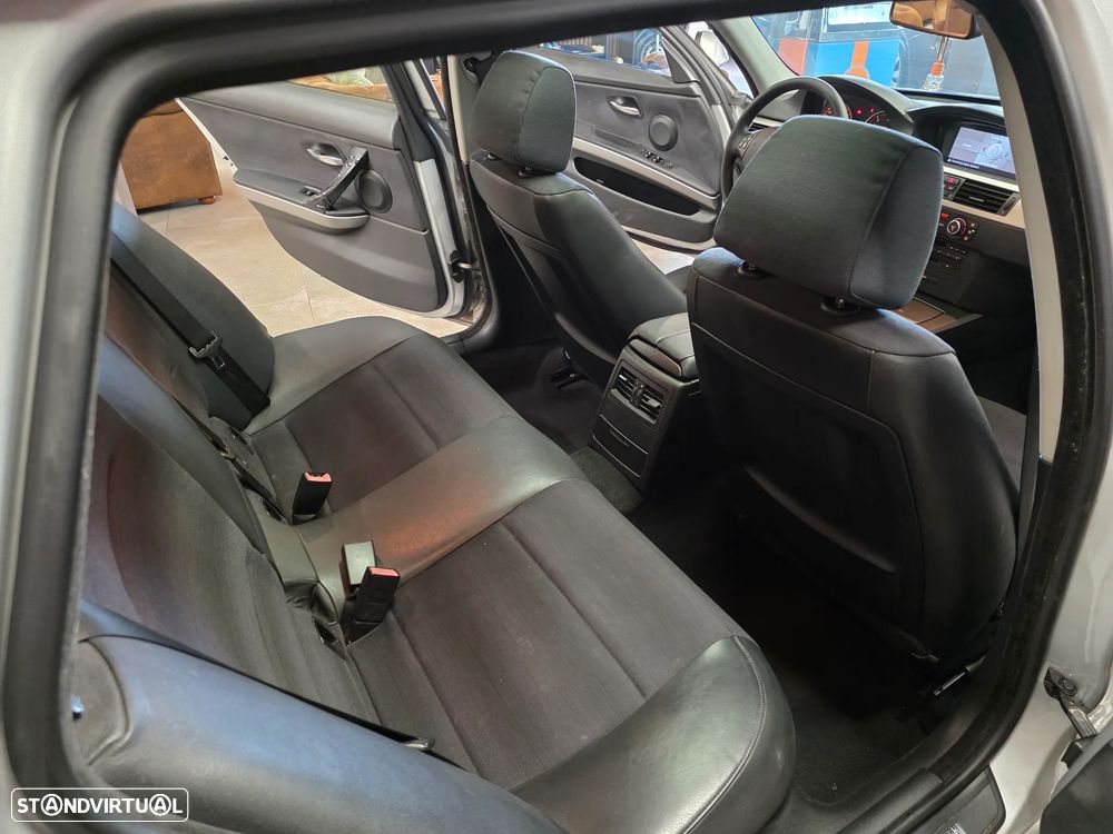 BMW 320 d Navigation - 23