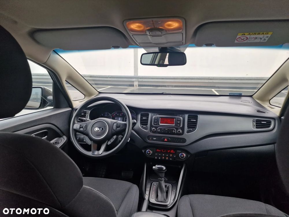 Kia Carens - 11