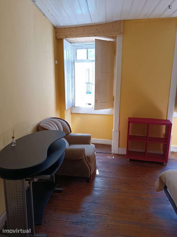 Quarto - localizado em Montarroio Coimbra - Grande imagem: 4/23