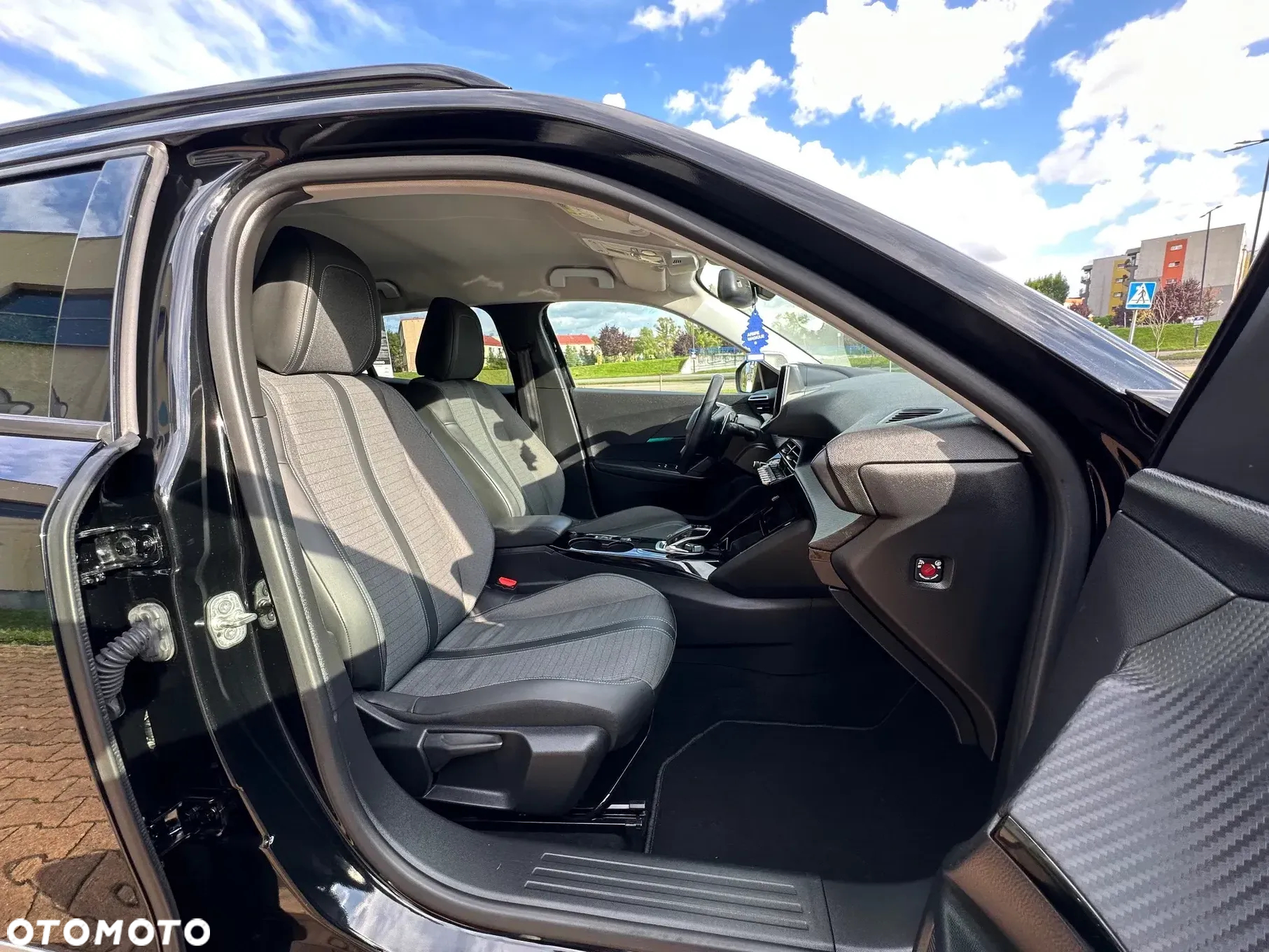 Peugeot 2008 1.5 BlueHDi Allure Pack S&S EAT8 - 22