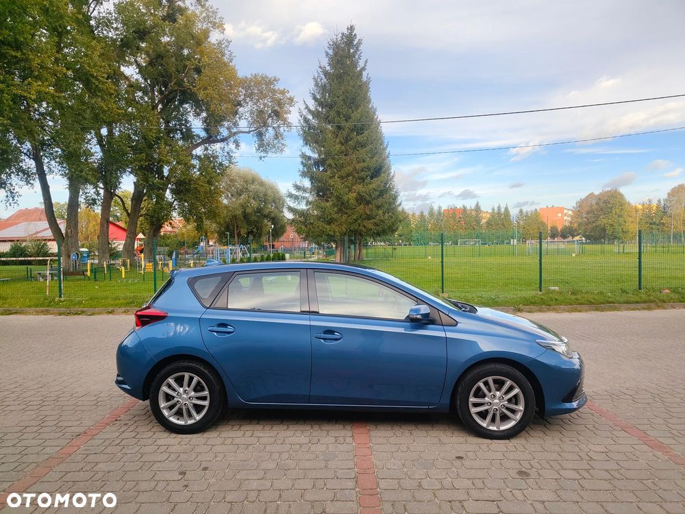 Toyota Auris 2016 photo 5