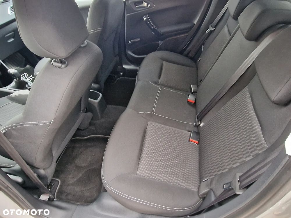 Peugeot 208 PureTech 82 Active - 10