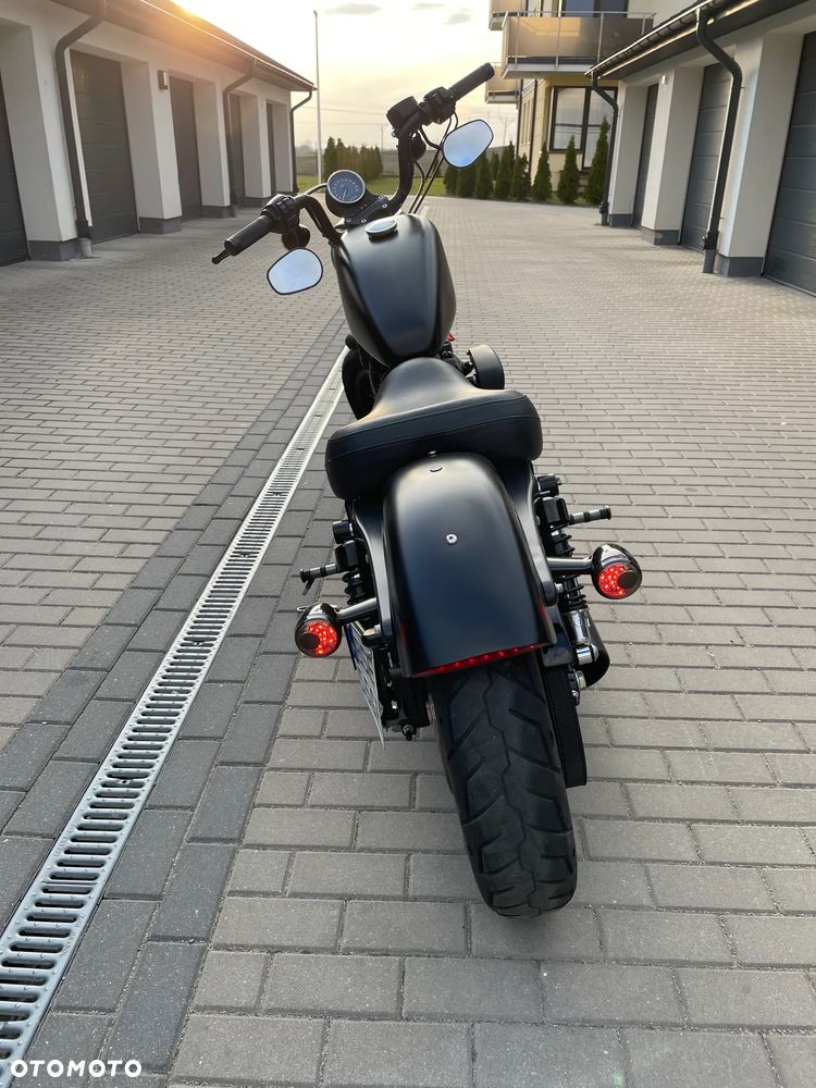 Harley-Davidson Sportster Iron 883 - 4