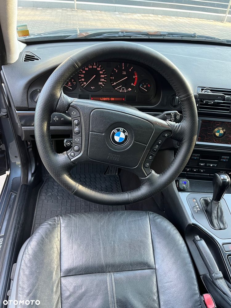 BMW Seria 5 - 12