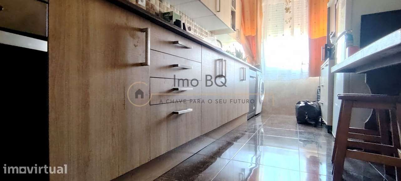 T2 Renovado Pç Chile/ Pç Paiva Couceiro - Grande imagem: 5/17