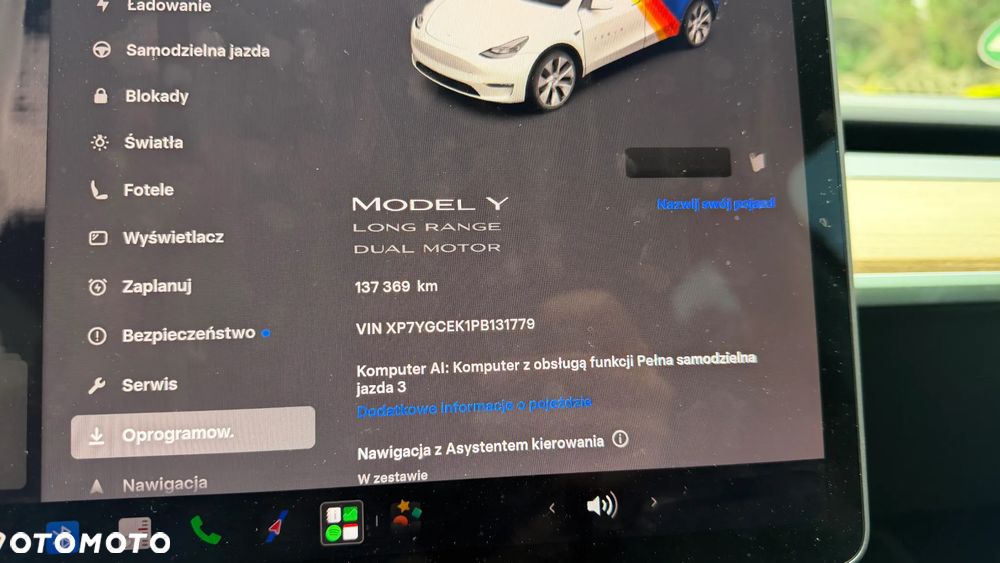 Tesla Model Y Long Range AWD - 23