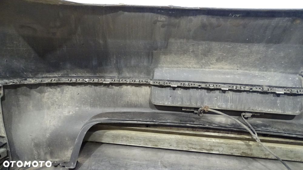 ZDERZAK TYŁ VOLKSWAGEN GOLF V 1.9TDI - 16