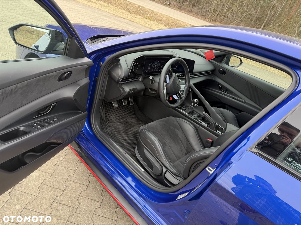 Hyundai Elantra - 4