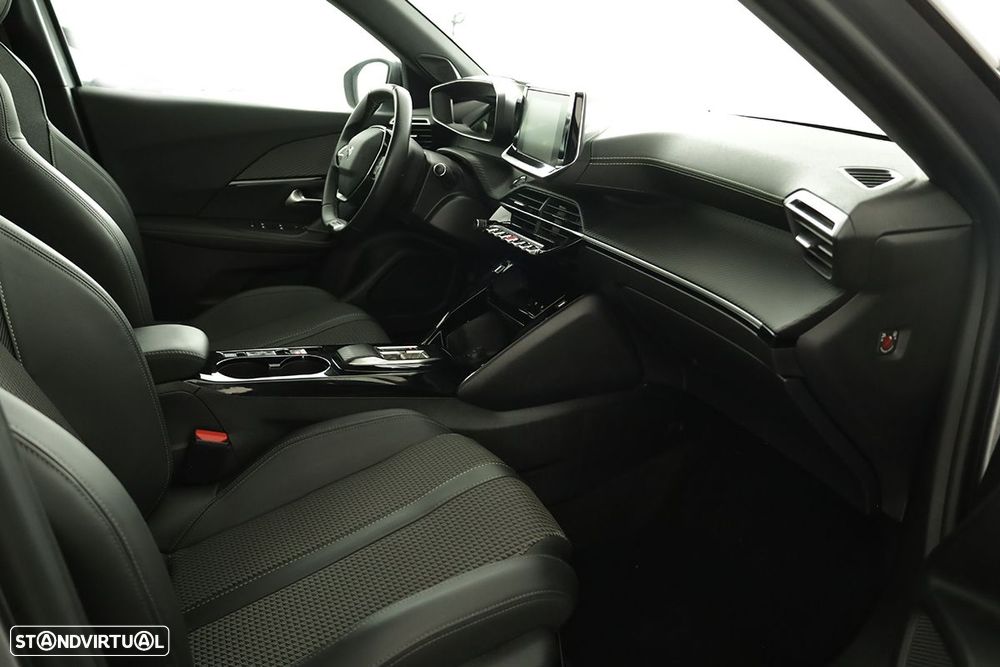 Peugeot e-2008 50 kWh GT - 21